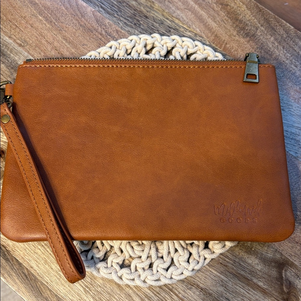 Milkmaid Goods Hattie wristlet